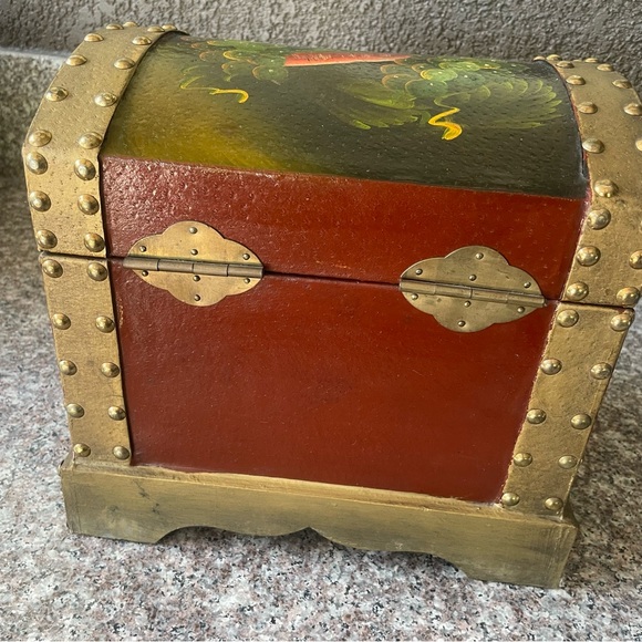 VINTAGE TRUNK - Picture 5 of 16